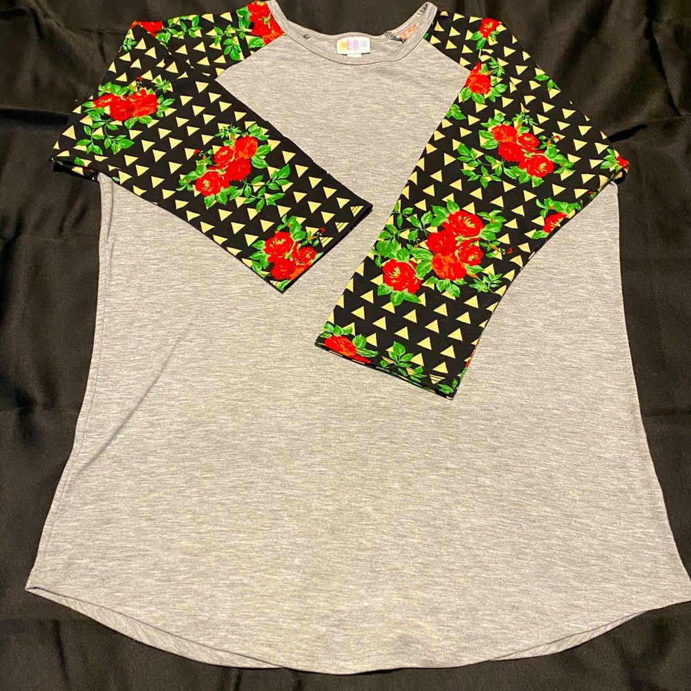 LULAROE “RANDY” 3/4 SLEEVE T-SHIRT